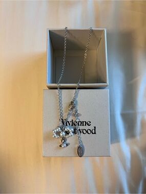 Vivienne Westwood Octavie Bow Silver Necklace with Clustered White Pearls